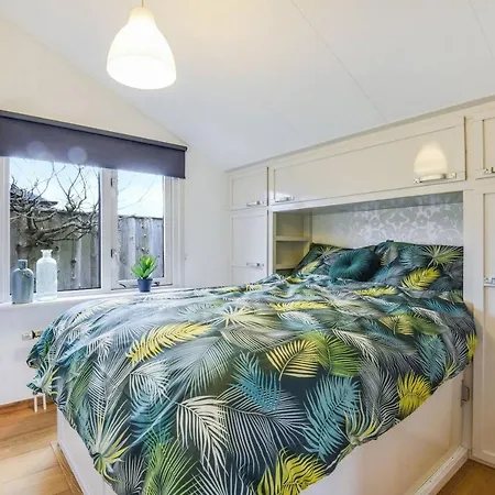 Tinyhouse Noord-holland Honden Welkom Omheinde Tuin 10 Km Dirkshorn